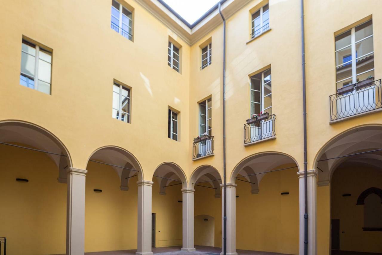 Palazzo Bocchi - The Place Apartments Bolonya Dış mekan fotoğraf