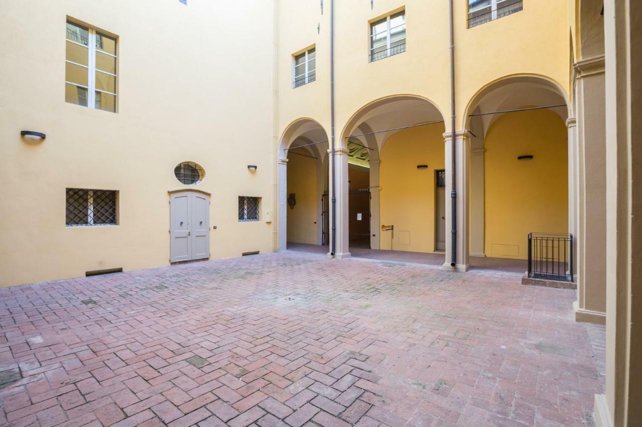Palazzo Bocchi - The Place Apartments Bolonya Dış mekan fotoğraf